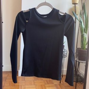 Ribbed shoulder cut out top
